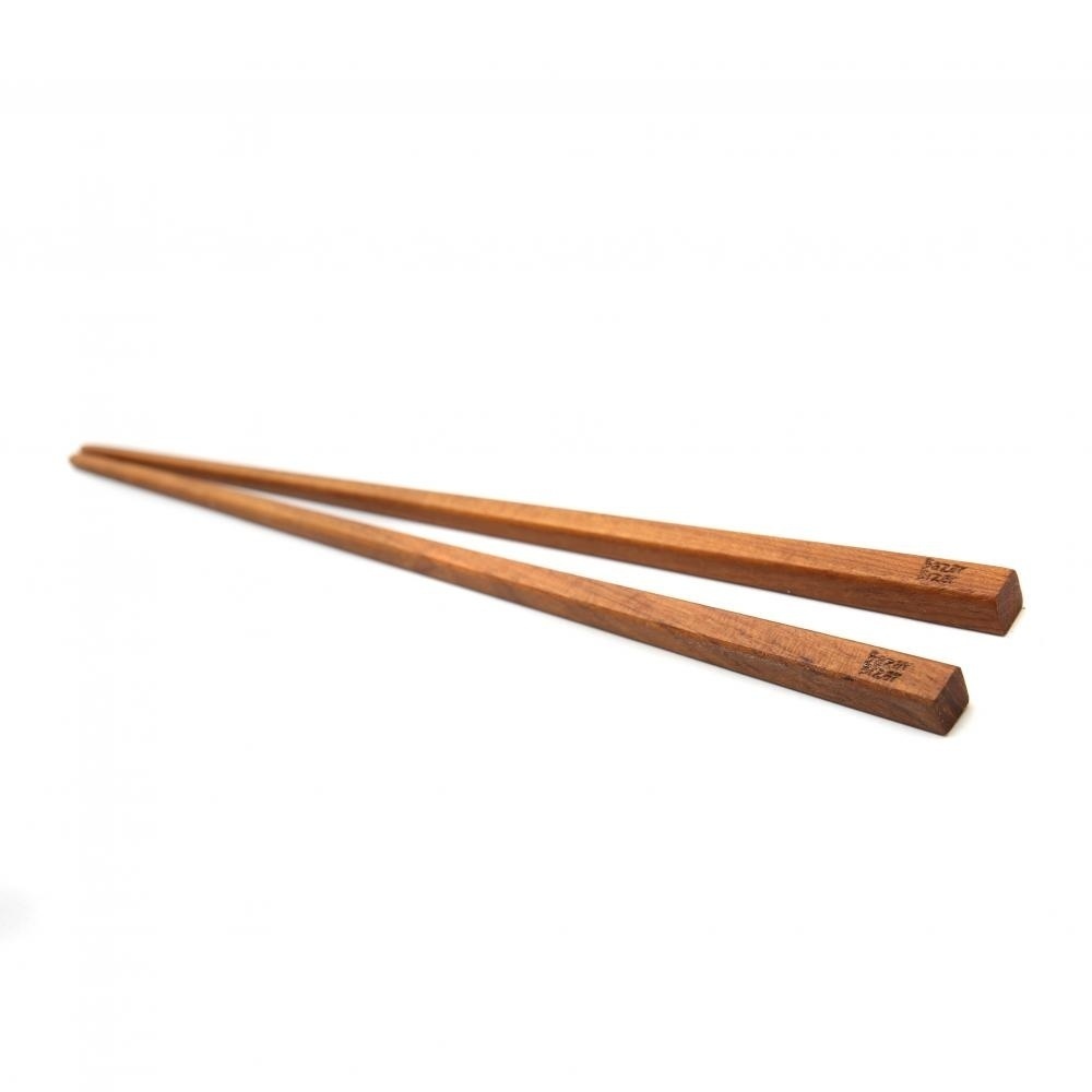 A teak gyökér vágópálcák