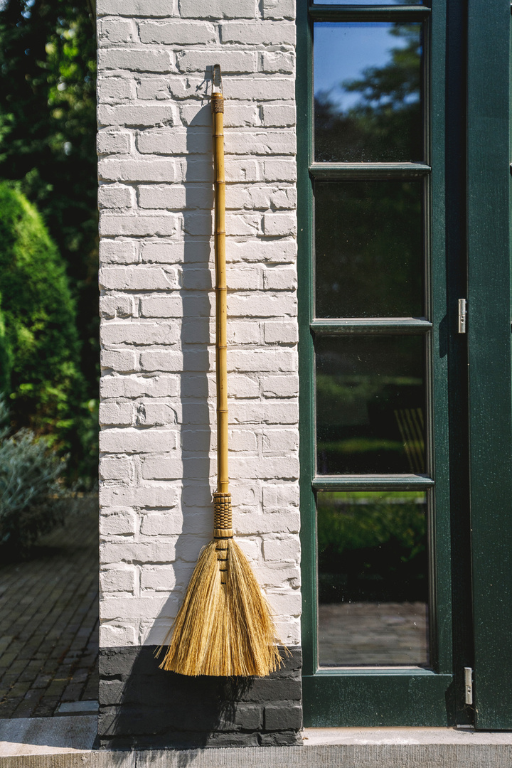 Jelölje be Bazar Bizar The Big Broom Natural dekorációs seprű JAAT011N Bazar Bizar The Big Broom Natural dekorációs seprű JAAT011N