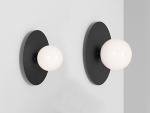 CustomForm SKIVA BALL S fali lámpa – fekete, opál lámpabúrával small 3