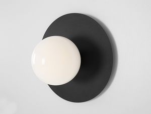 CustomForm SKIVA BALL S fali lámpa – fekete, opál lámpabúrával small 4