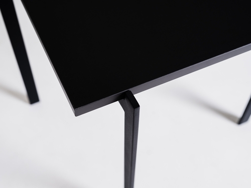 Jelölje be CustomForm BORGE 100 LOW fekete dohányzóasztal 100 × 100 cm