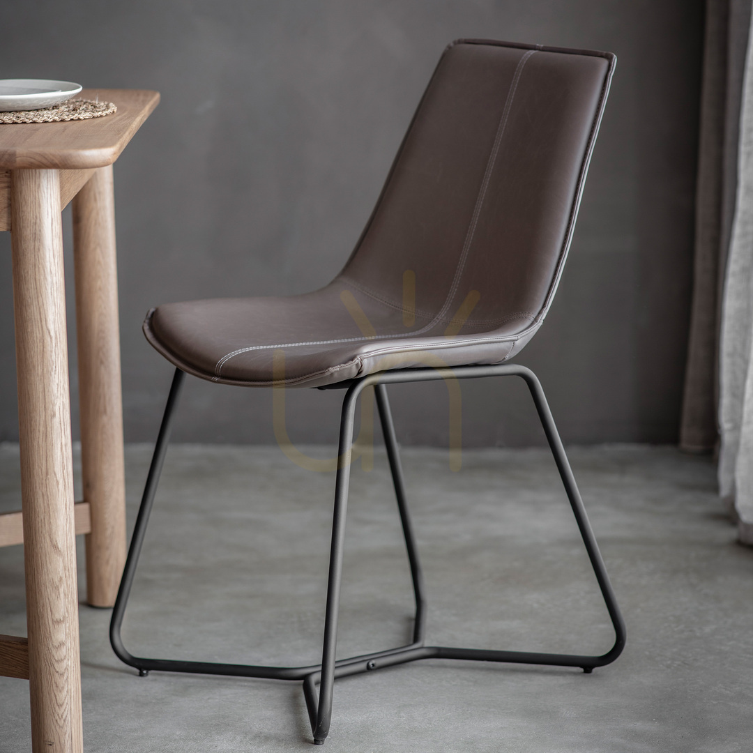 Kilátás Szék Gallery Direct Hawking Ember PU bőr fém étkezőszék 2 db Szék Gallery Direct Hawking Ember PU bőr fém étkezőszék 2 db