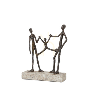 Gallery Direct Swing családi szobor fekete-szürke polirezinből, 22,5 × 8 × 30 cm small 1