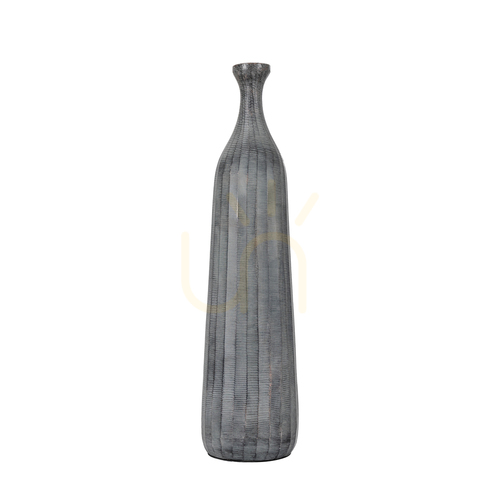 Jelölje be Üvegváza Gallery Direct Enya antik szürke alumínium 12x12x45 cm