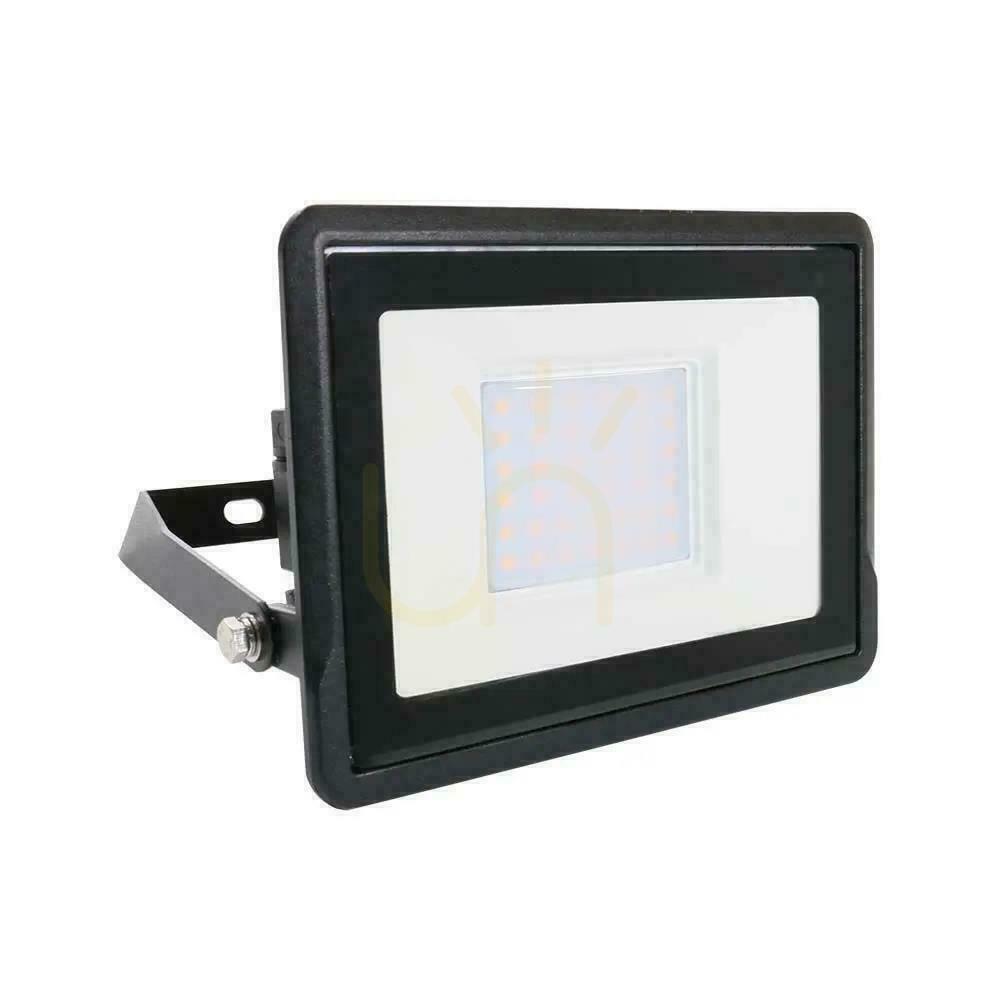 Jelölje be V-TAC 30W SAMSUNG CHIP LED projektor fekete MUFa VT-138 6500K 2340lm 5 év garancia V-TAC 30W SAMSUNG CHIP LED projektor fekete MUFa VT-138 6500K 2340lm 5 év garancia