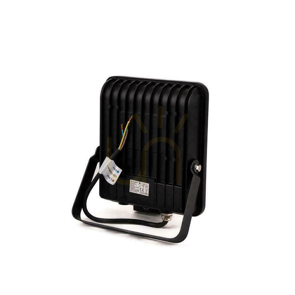 Kilátás V-TAC 50W SAMSUNG CHIP LED projektor fekete 137Lm / W EVOLUTION VT-52 6500K 6850lm 5 év garancia V-TAC 50W SAMSUNG CHIP LED projektor fekete 137Lm / W EVOLUTION VT-52 6500K 6850lm 5 év garancia