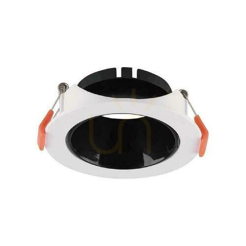 Jelölje be V-TAC VT-931 kerek, süllyesztett GU10 spotlámpakeret fehér, fekete reflektorral, 85 mm