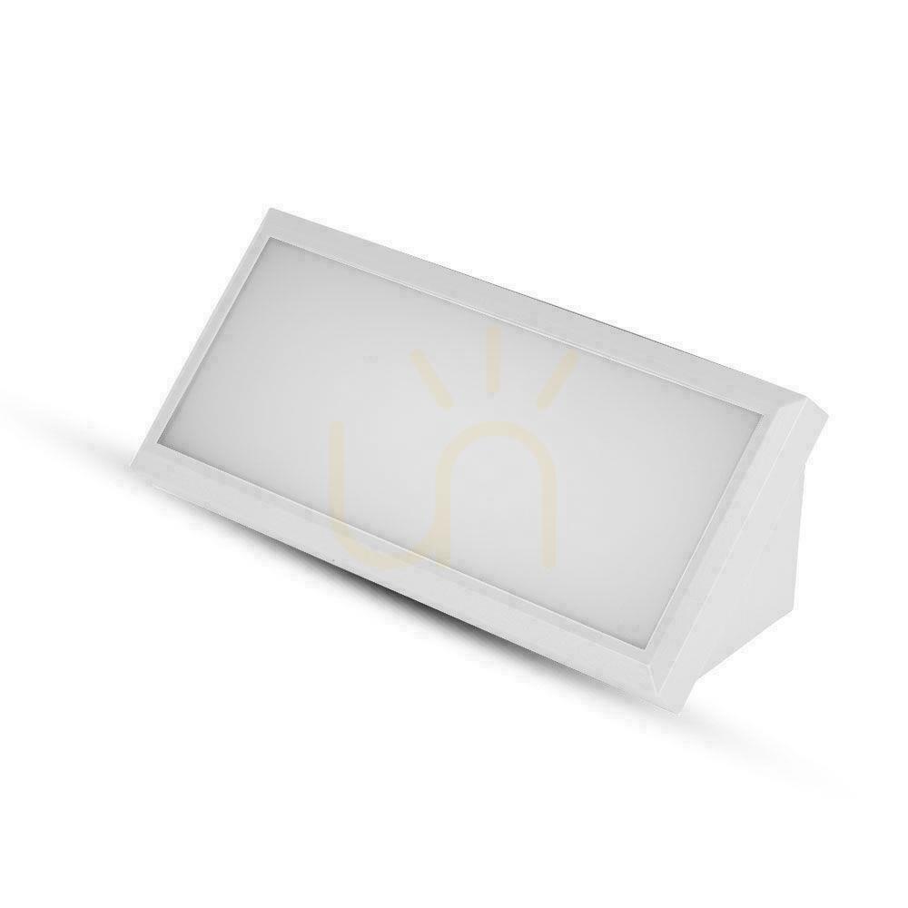 Kilátás V-TAC 12W LED ferde fali lámpatest fehér IP65 VT-8054 6400K 1250lm. V-TAC 12W LED ferde fali lámpatest fehér IP65 VT-8054 6400K 1250lm.