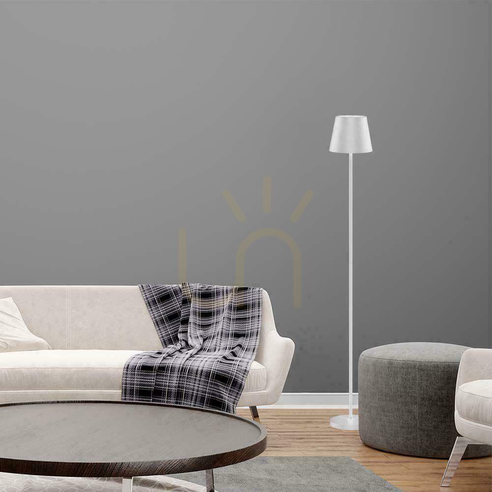 Előadás V-TAC 4W LED állólámpa fehér IP54 újratölthető VT-7544-W 3000K 300lm. V-TAC 4W LED állólámpa fehér IP54 újratölthető VT-7544-W 3000K 300lm.