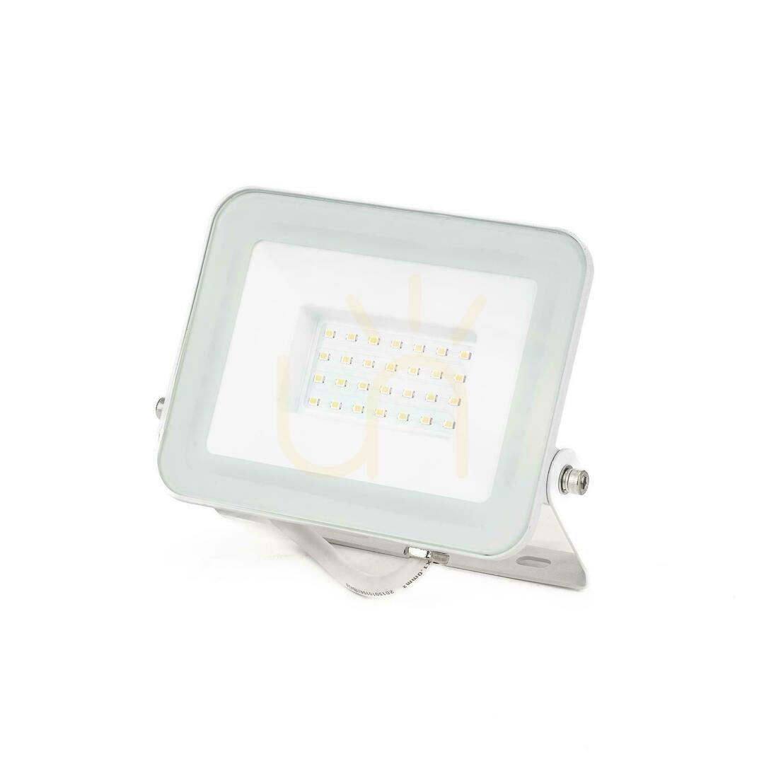 Jelölje be V-TAC 30W SAMSUNG CHIP PRO-S fehér VT-44030 4000K 2505lm LED projektor 5 év garancia V-TAC 30W SAMSUNG CHIP PRO-S fehér VT-44030 4000K 2505lm LED projektor 5 év garancia