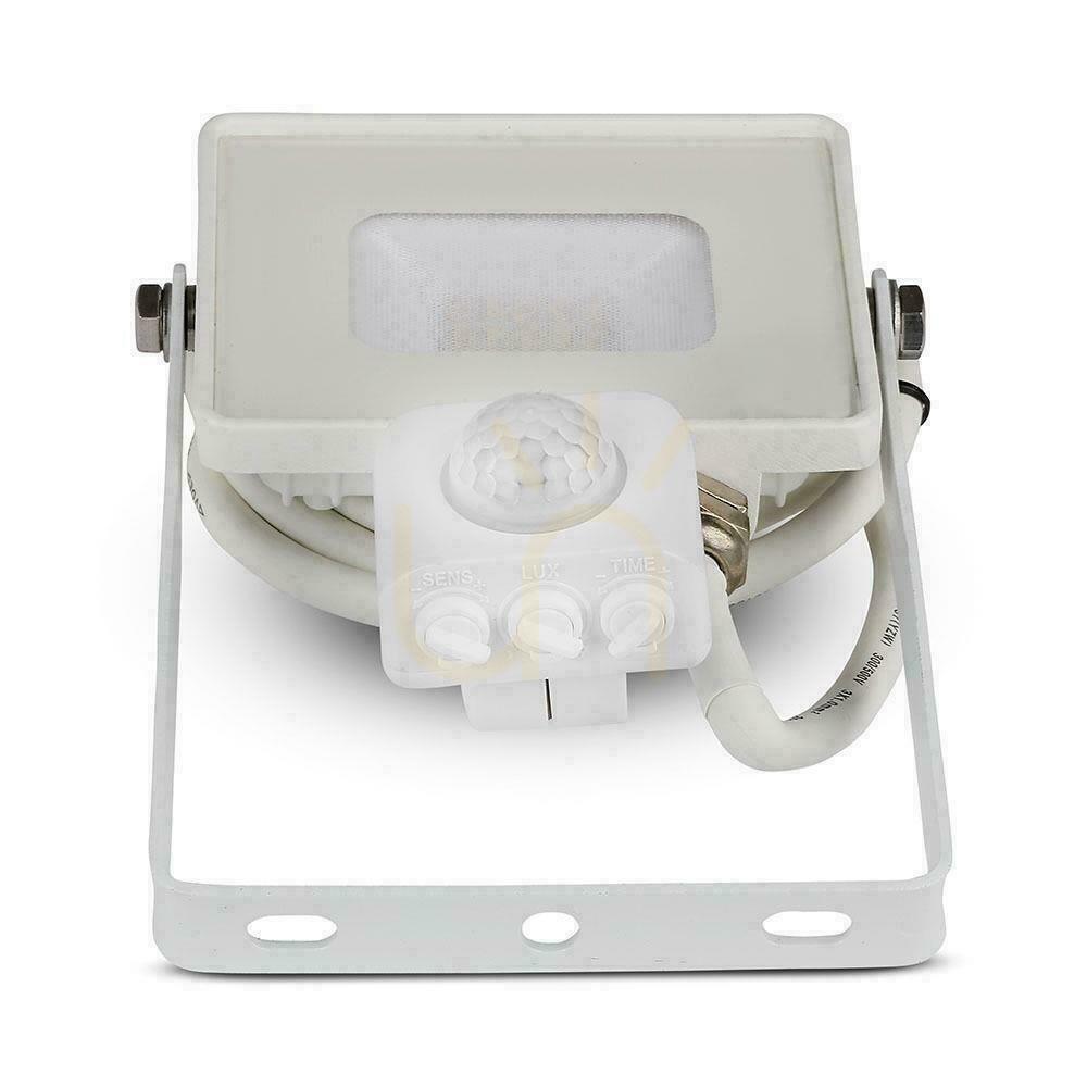 Kilátás V-TAC LED projektor 10W SAMSUNG CHIP Mozgásérzékelő Cut-OFF funkció Fehér VT-10-S-W 4000K 800lm 5 év garancia V-TAC LED projektor 10W SAMSUNG CHIP Mozgásérzékelő Cut-OFF funkció Fehér VT-10-S-W 4000K 800lm 5 év garancia