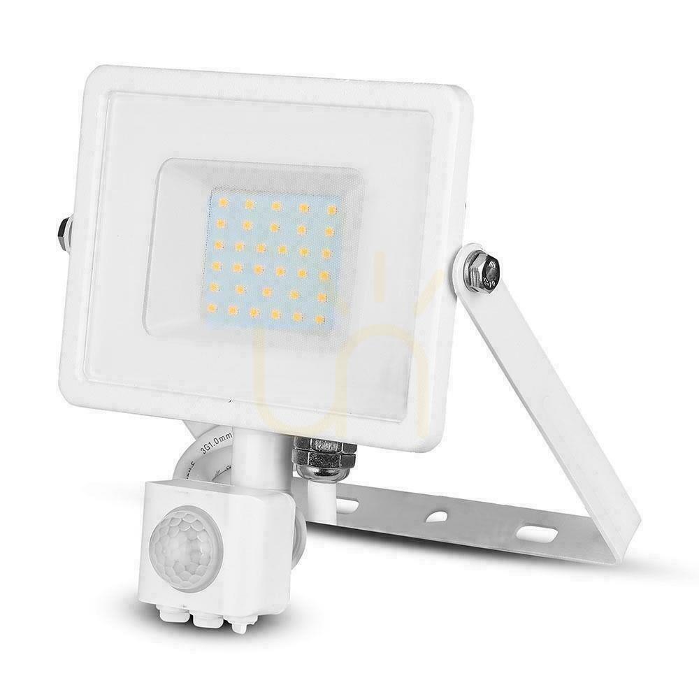 Előadás LED projektor V-TAC 30W SAMSUNG CHIP Mozgásérzékelő Cut-OFF funkció Fehér VT-30-S-W 4000K 2400lm 5 év garancia LED projektor V-TAC 30W SAMSUNG CHIP Mozgásérzékelő Cut-OFF funkció Fehér VT-30-S-W 4000K 2400lm 5 év garancia