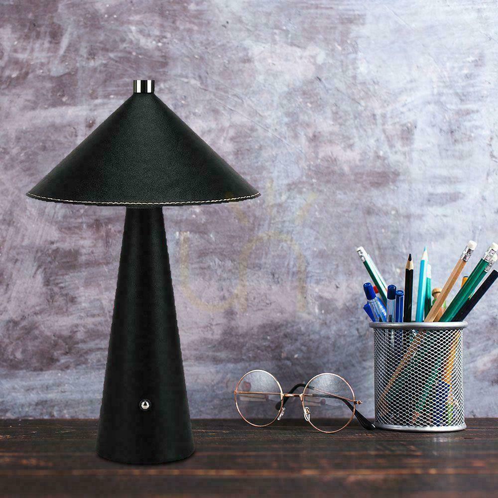 Kijelző V-TAC 3W LED éjjeliszekrény asztali lámpa 33cm CCT USB-C töltés Dimmelhető fekete bőr VT-10117 3000K-6000K 240lm V-TAC 3W LED éjjeliszekrény asztali lámpa 33cm CCT USB-C töltés Dimmelhető fekete bőr VT-10117 3000K-6000K 240lm