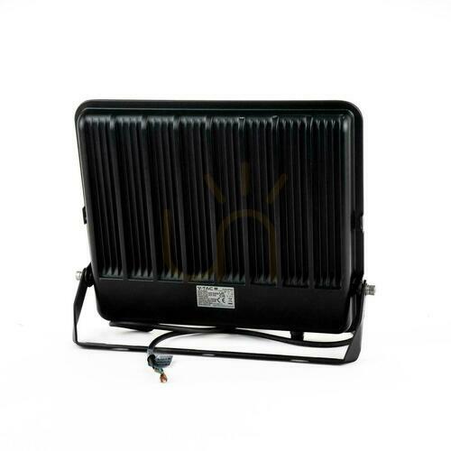 Jelölje be V-TAC VT-44204 LED reflektor 200 W 17540 lm 4000 K, fekete, IP65