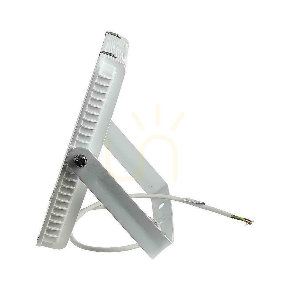 Előnézet LED projektor V-TAC 200W SAMSUNG CHIP White VT-200 4000K 16500lm 5 év garancia LED projektor V-TAC 200W SAMSUNG CHIP White VT-200 4000K 16500lm 5 év garancia