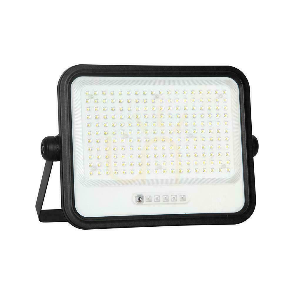 Előnézet V-TAC 400W CCT napelemes LED projektor távoli automatikus időzítő IP65 fekete VT-404W 3000lm 3 év garancia V-TAC 400W CCT napelemes LED projektor távoli automatikus időzítő IP65 fekete VT-404W 3000lm 3 év garancia