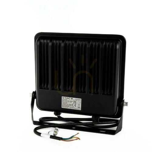 Jelölje be LED projektor V-TAC CREE CHIP 150W 135lm/W kábel 1m IP65 VT-44153 3000K 17220lm 5 év garancia