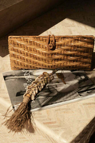 Jelölje be BAZAR BIZAR The Clutch-a-lot természetes rattan alkalmi táska 28 cm