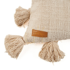 Bazar Bizar The Nomad Tassel bojtos párnahuzat, krémszínű, 35 × 60 cm small 2