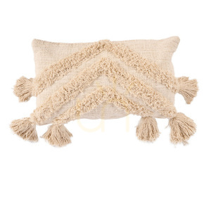 Bazar Bizar The Nomad Tassel bojtos párnahuzat, krémszínű, 35 × 60 cm small 4