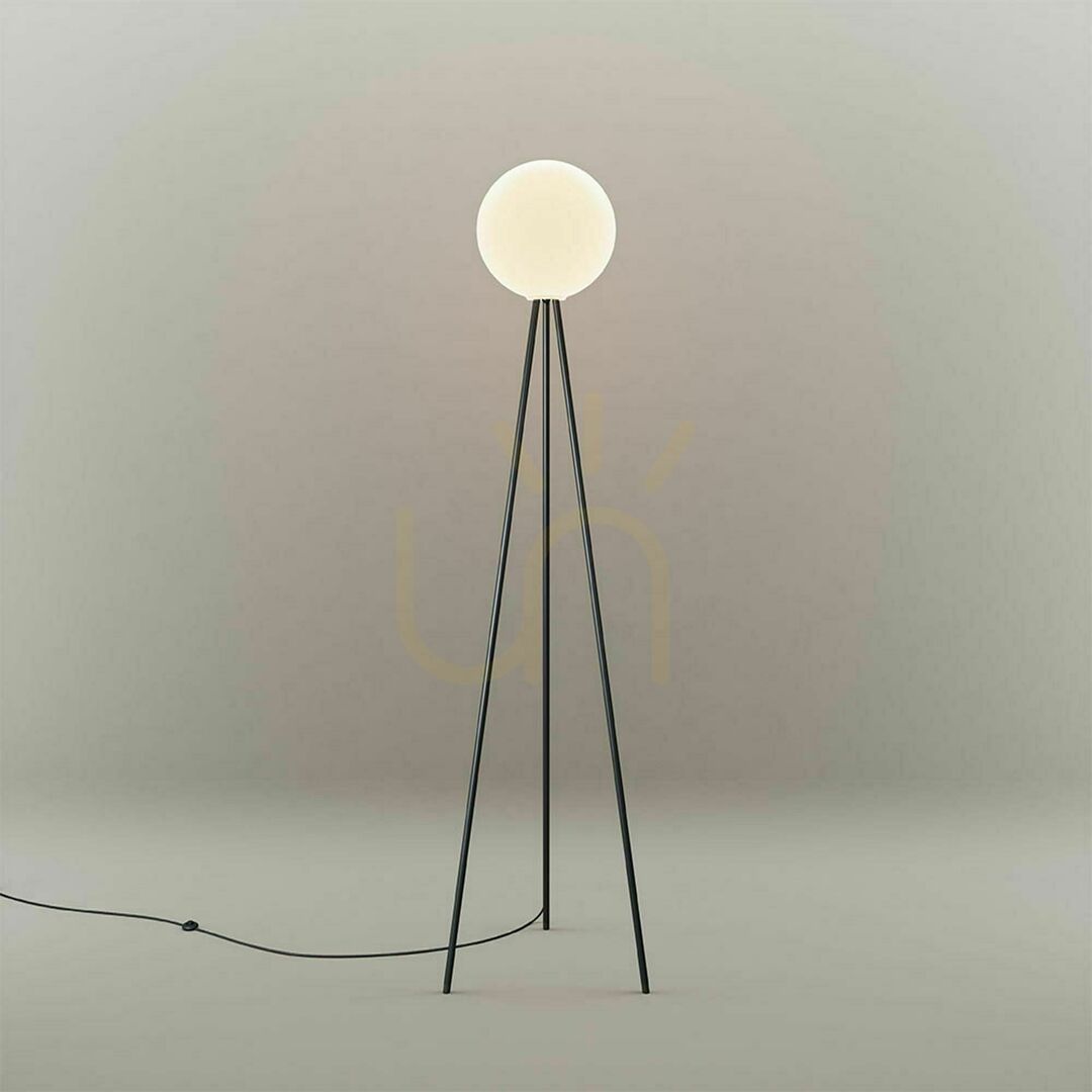 Előnézet Állólámpa s.luce Orb Tripod üveggömb arany 160 cm, E27, dimmelhető Állólámpa s.luce Orb Tripod üveggömb arany 160 cm, E27, dimmelhető