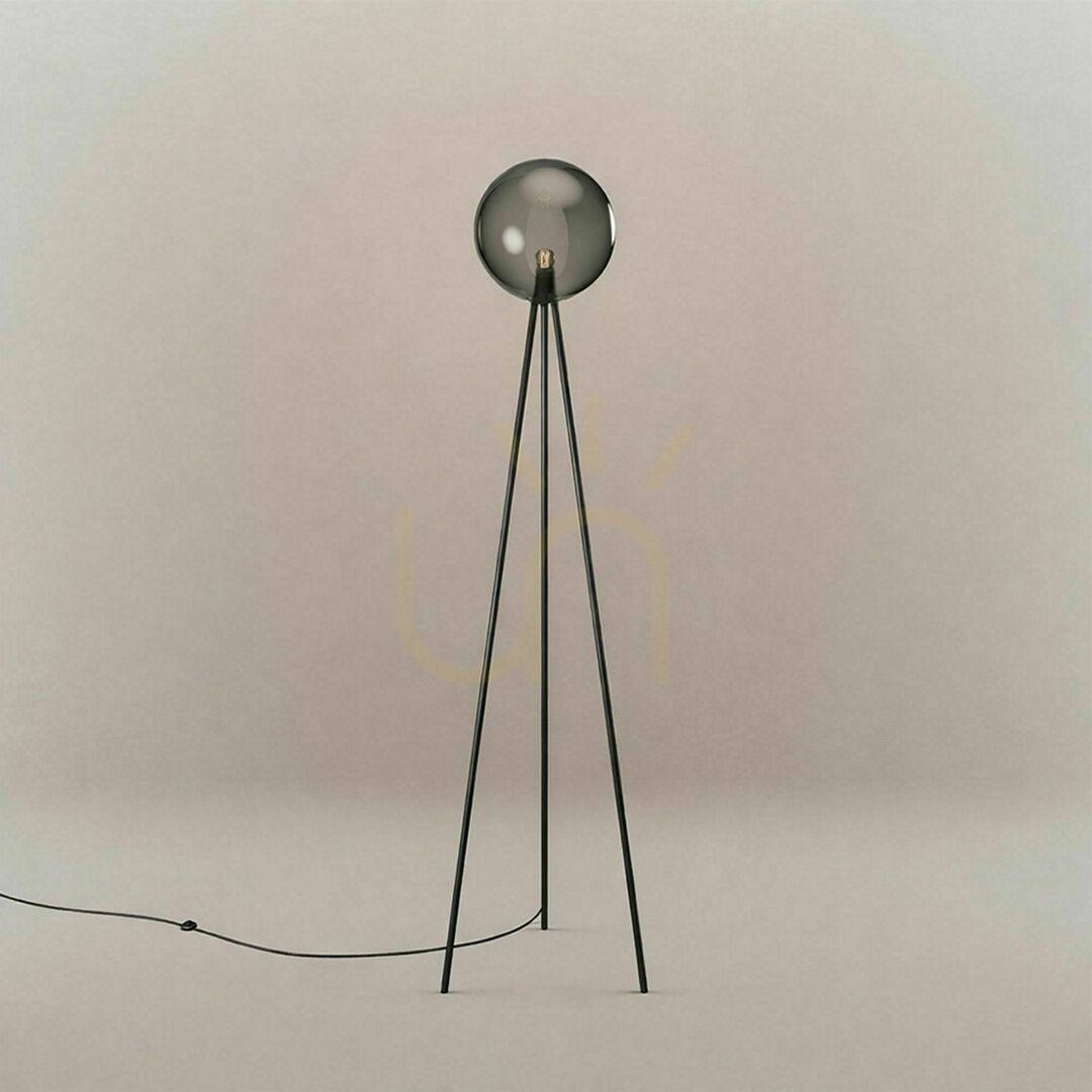 Jelölje be s.luce Orb tripód állólámpa üveggömb, réz, 160 cm s.luce Orb tripód állólámpa üveggömb, réz, 160 cm