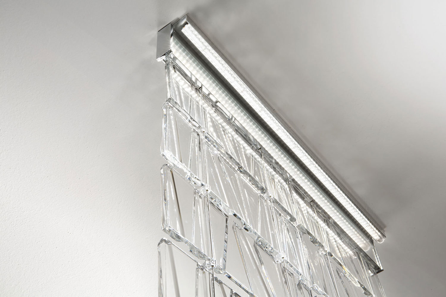 Előadás Fabbian Csempetartozékok D95 Takarócsík 90cm - Polírozott alumínium - D95 Z12 27 Fabbian Csempetartozékok D95 Takarócsík 90cm - Polírozott alumínium - D95 Z12 27